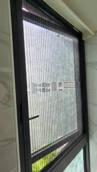 摺疊紗門